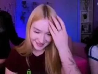 Playful-sophie  live sex cam