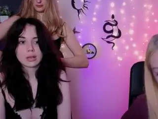Playful-sophie  live sex cam