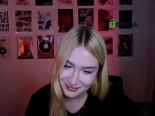Playful-sophie  live sex cam