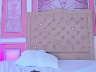 Bonnie-milf  live sex cam