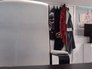 Realdiamonddoll  live sex cam