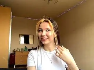 Simonaasante  live sex cam