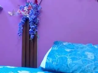 Skinnybarbie022  live sex cam