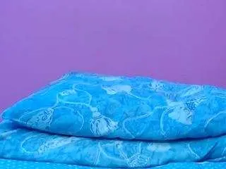 Skinnybarbie022  live sex cam