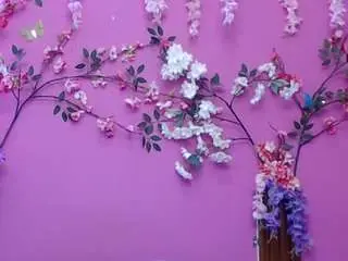 Skinnybarbie022  live sex cam