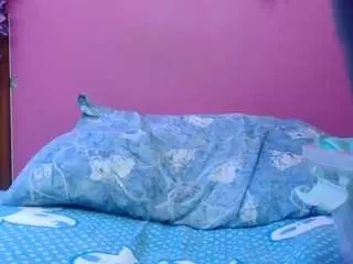 Skinnybarbie022  live sex cam