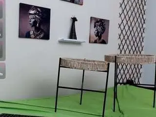 Skinnybarbie022  live sex cam