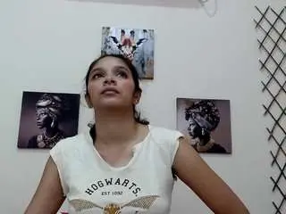 Skinnybarbie022  live sex cam