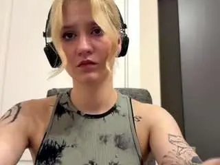 Emabraatz  live sex cam