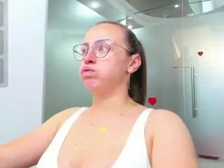 Alfawoman  live sex cam