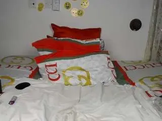 Emilyvella  live sex cam