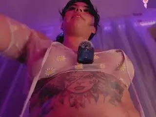 Nicolle-cavill  live sex cam