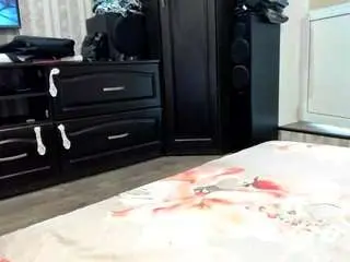 Ultrachick  live sex cam