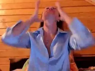 Ultrachick  live sex cam