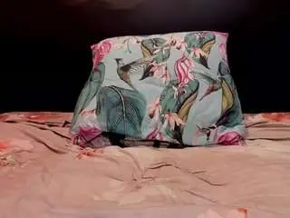Ultrachick  live sex cam