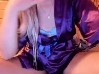 Ultrachick  live sex cam