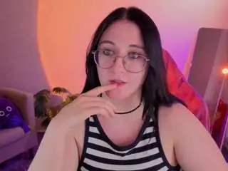 Lucyy-haall  live sex cam