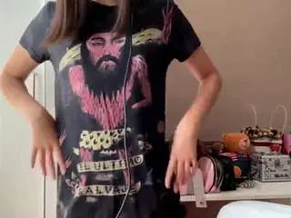Earlinevichidvongsa  live sex cam