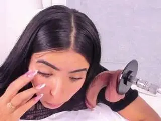 Lovelyeyess  live sex cam