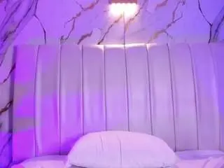Lovelyeyess  live sex cam