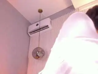 Lovelyeyess  live sex cam