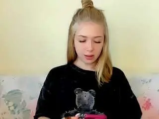 Kathrynn18  live sex cam