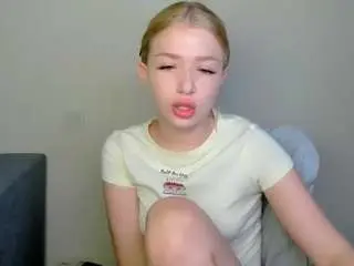 Kathrynn18  live sex cam