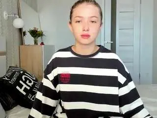 Kathrynn18  live sex cam