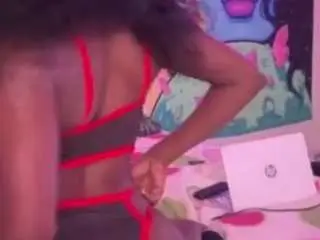 Miasweattreat  live sex cam