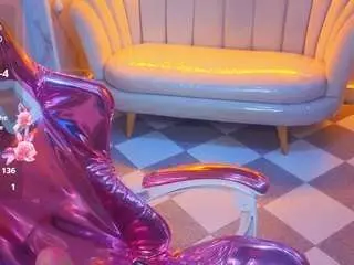 Clhoe-b  live sex cam