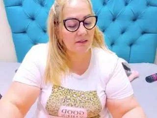 Nayla-garner  live sex cam