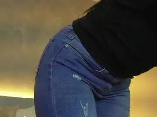 Arya-ruiz  live sex cam