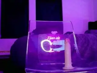 Midnightrose11  live sex cam