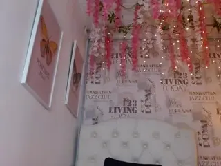 Sara-martin  live sex cam