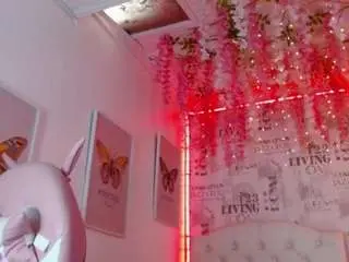 Sara-martin  live sex cam