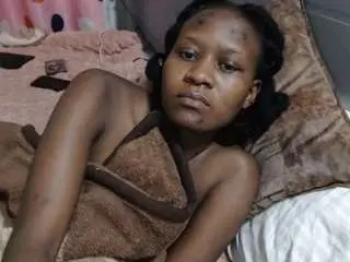 Candylovingyolo  live sex cam
