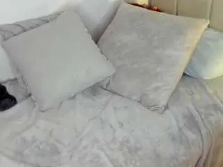 Julycorreax  live sex cam