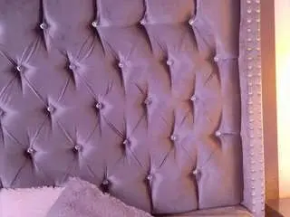 Kinsleybrown  live sex cam
