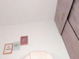 Amberhearrd  live sex cam
