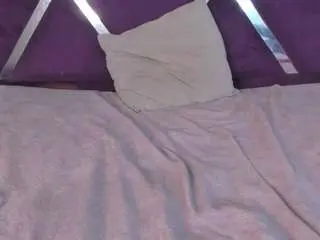 Gigii79  live sex cam