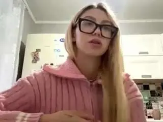 Twannaparrott  live sex cam