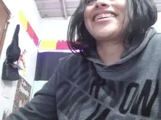 Saray-extrovert  live sex cam