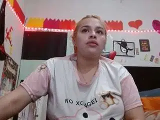 Saray-extrovert  live sex cam