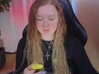 Carolinawinter  live sex cam