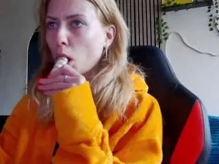 Karoline1201  live sex cam