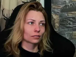 Karoline1201  live sex cam