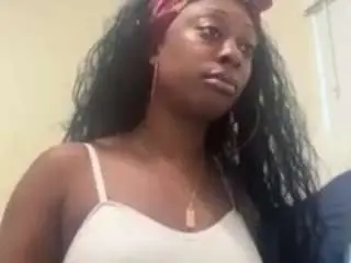 Prettylondon  live sex cam
