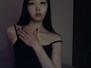 Lunytang  live sex cam