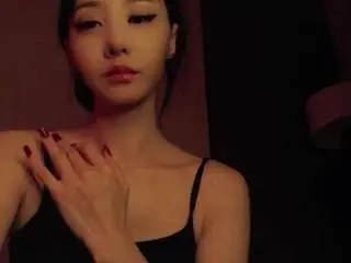 Lunytang  live sex cam