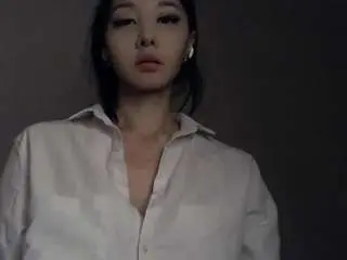 Lunytang  live sex cam